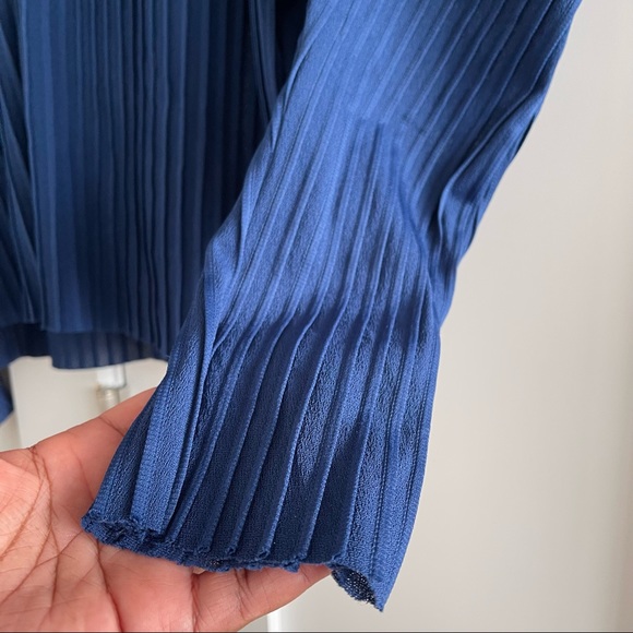 Blue ribbed Zara top with exaggerated 3/4 sleeves - Picture 4 of 8